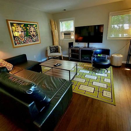 Spacious Cherry Creek Villa Денвер Экстерьер фото